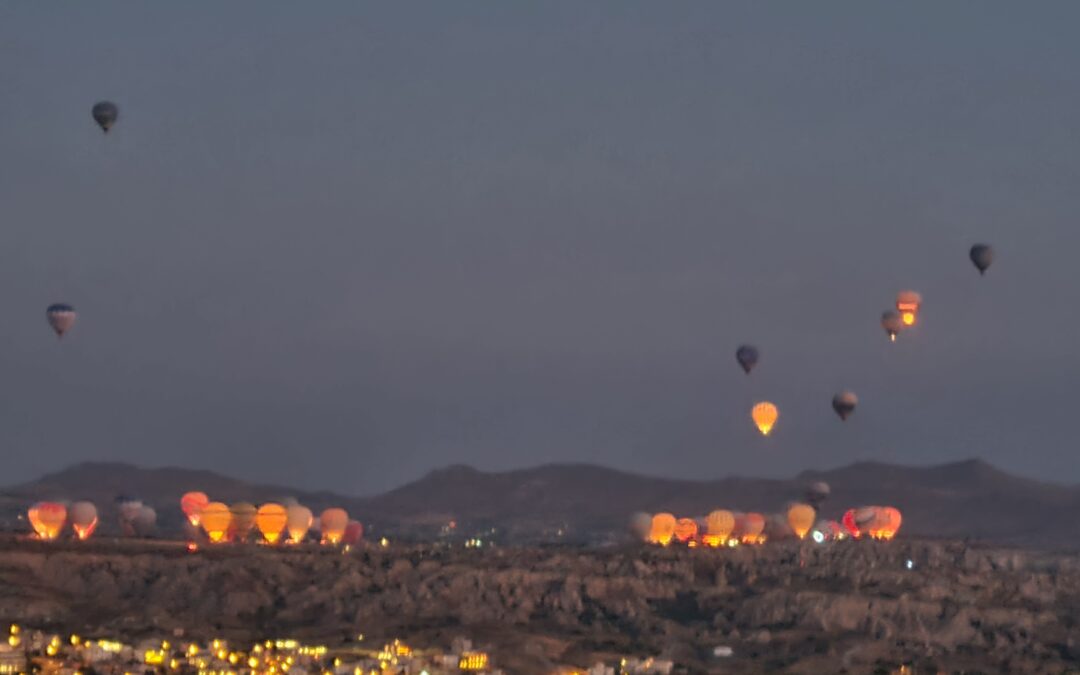 Ballons, Höhlenwohnung und Hunderettung.